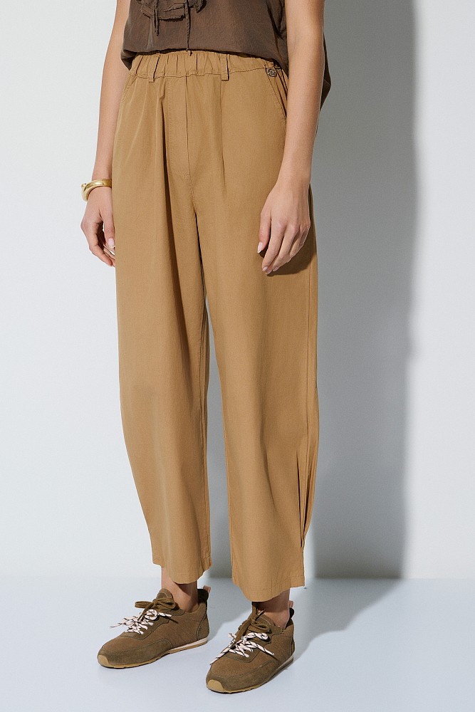 High-waisted poplin trousers