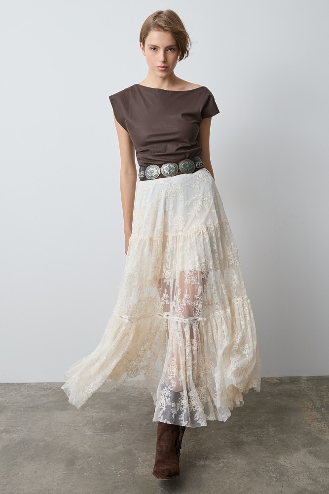 Maxi skirt with lace