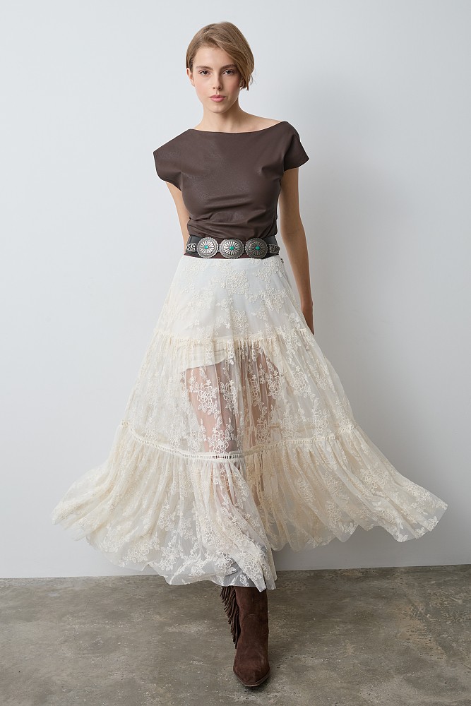 Maxi skirt with lace