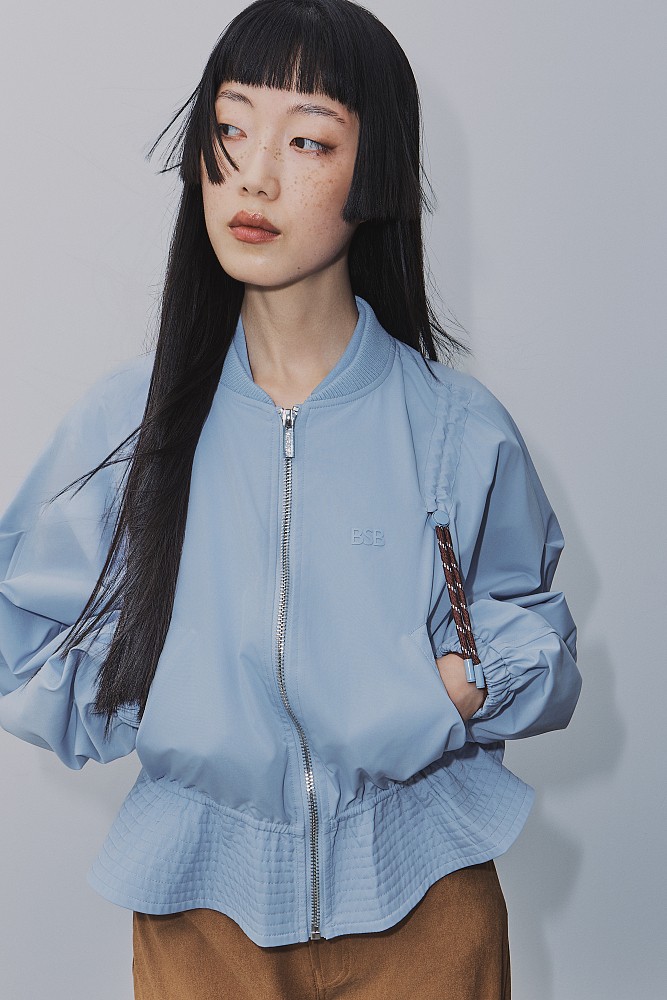 Shortline gathered jacket