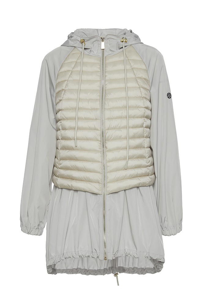 Puffer jacket with fabric combination