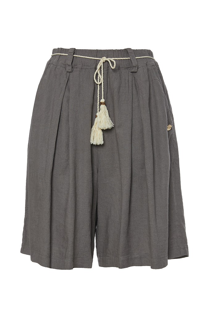 High-waisted linen-look shorts