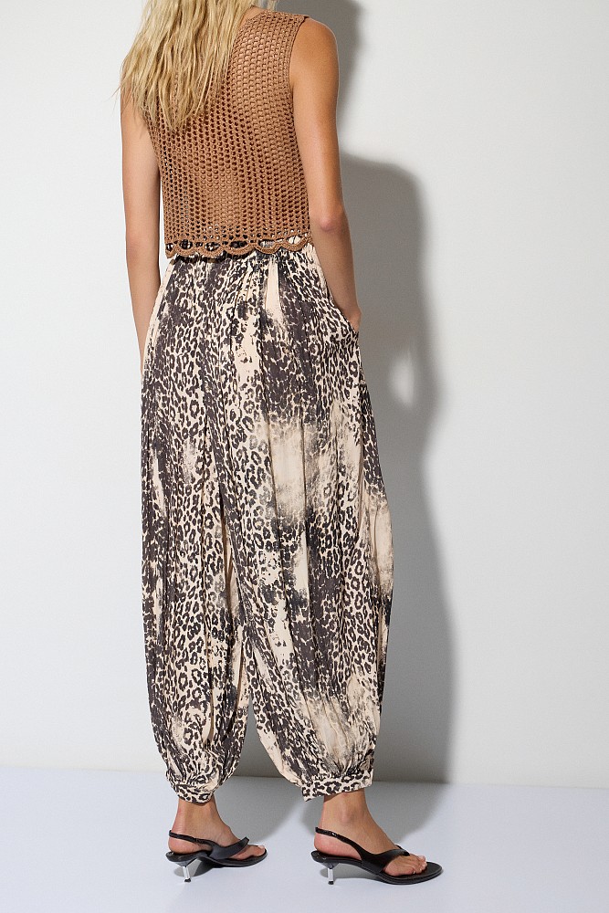 Knitted top with cut-work