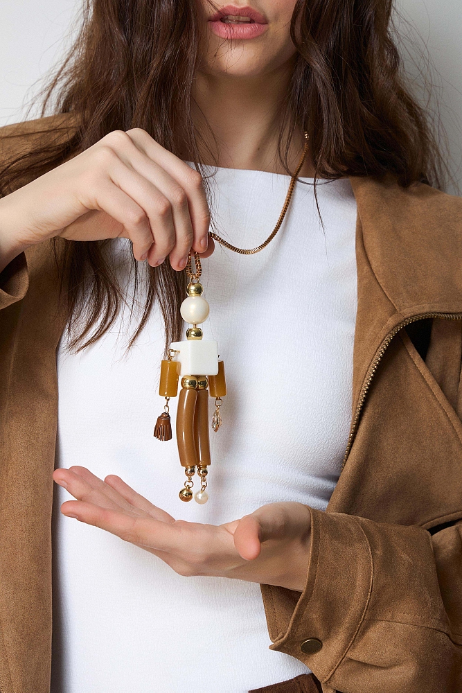 Long necklace with hanging beads
