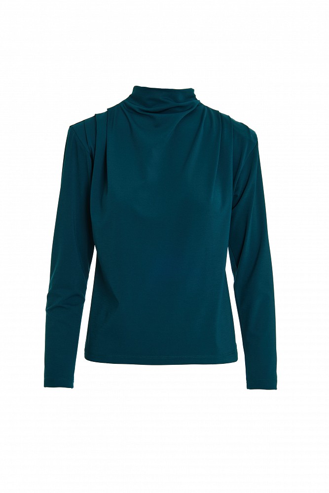Blouse with loose neck and pleats
