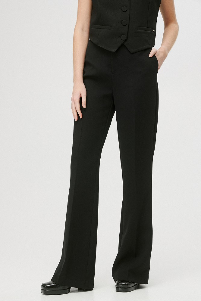 Highwaisted flared trousers