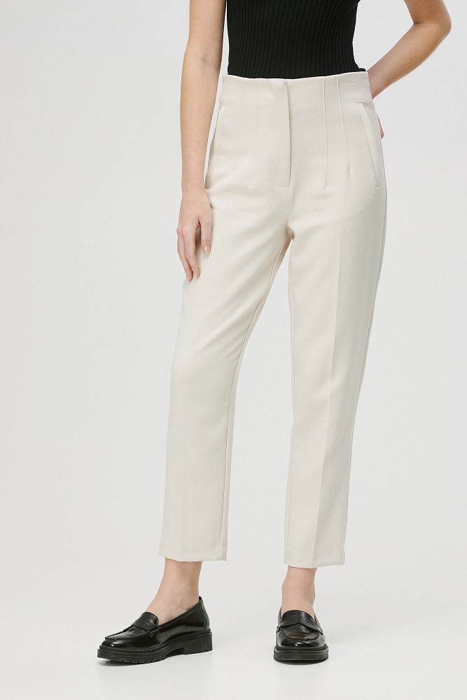 Trousers with decorative seams