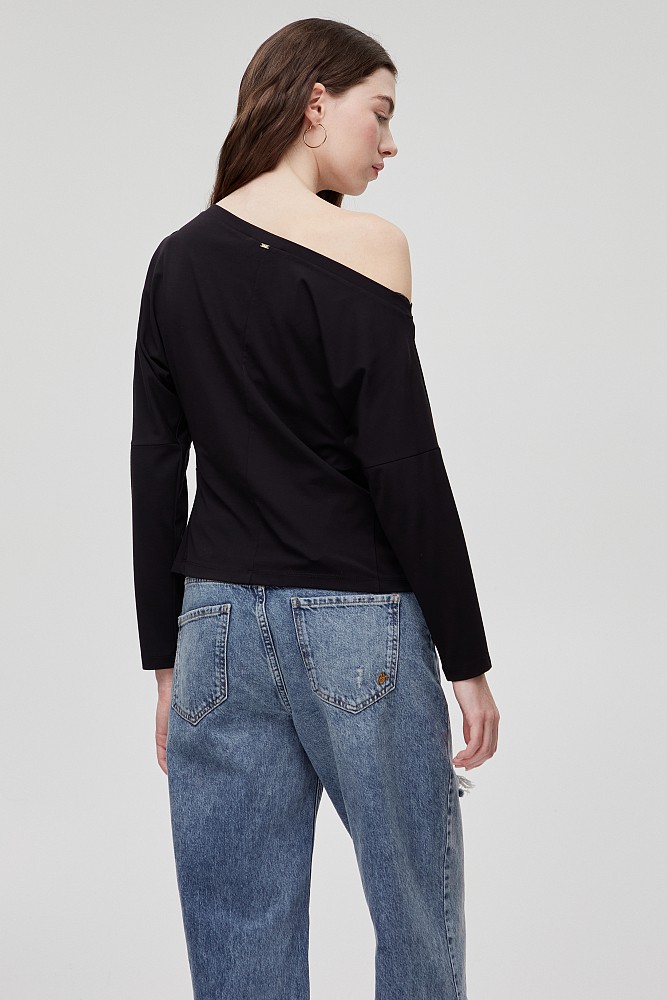 Blouse with one shoulder and cut out