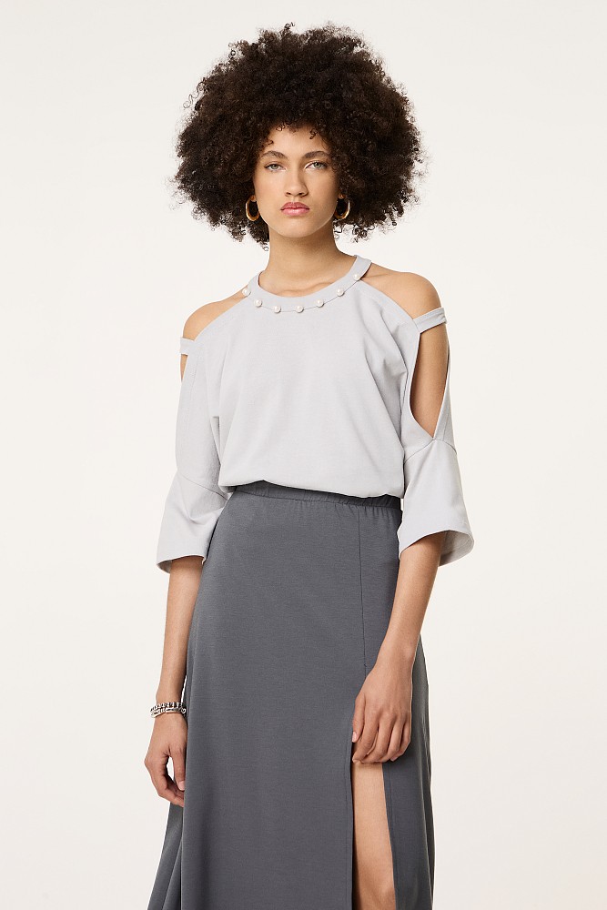 Blouse with shoulders cut out