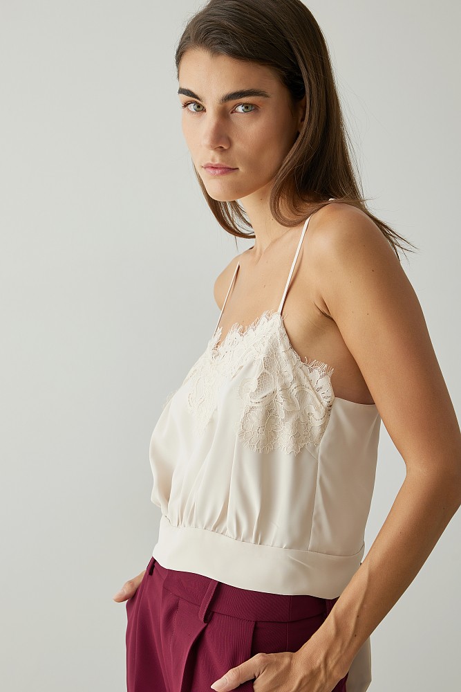 Crop top blouse with lace