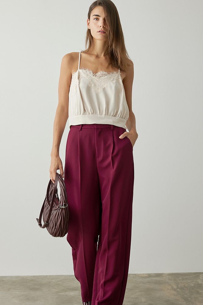 Crop top blouse with lace