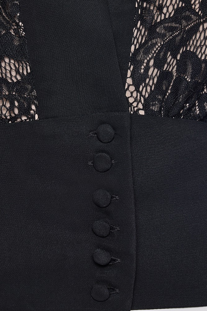 Tailored-waist long sleeves blouse with lace