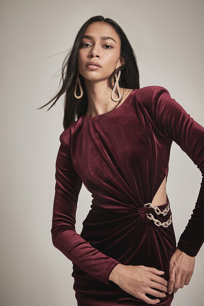 Mini velvet dress with cut out