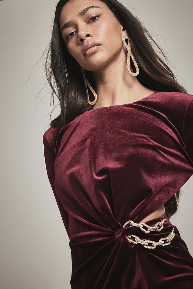 Mini velvet dress with cut out