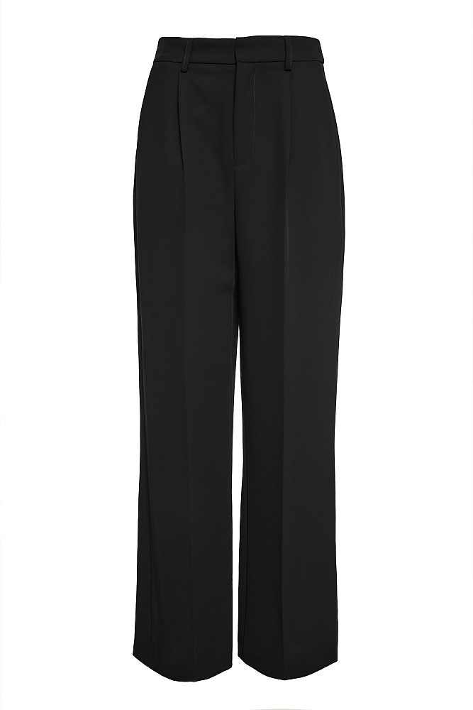 Trousers with pleats