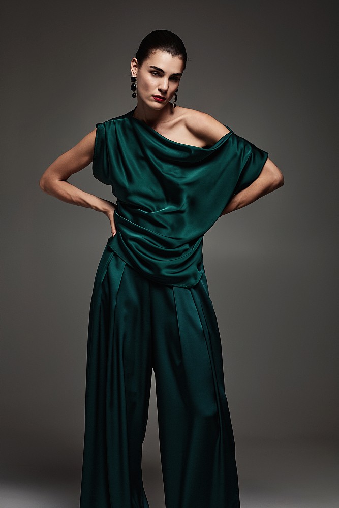 Satin blouse with one shoulder - Gold label