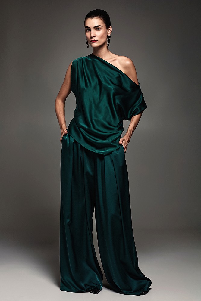 Satin blouse with one shoulder - Gold label