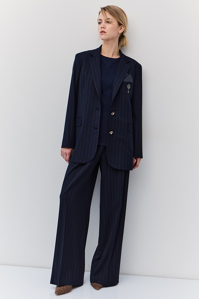 Pantalones a rayas con dije