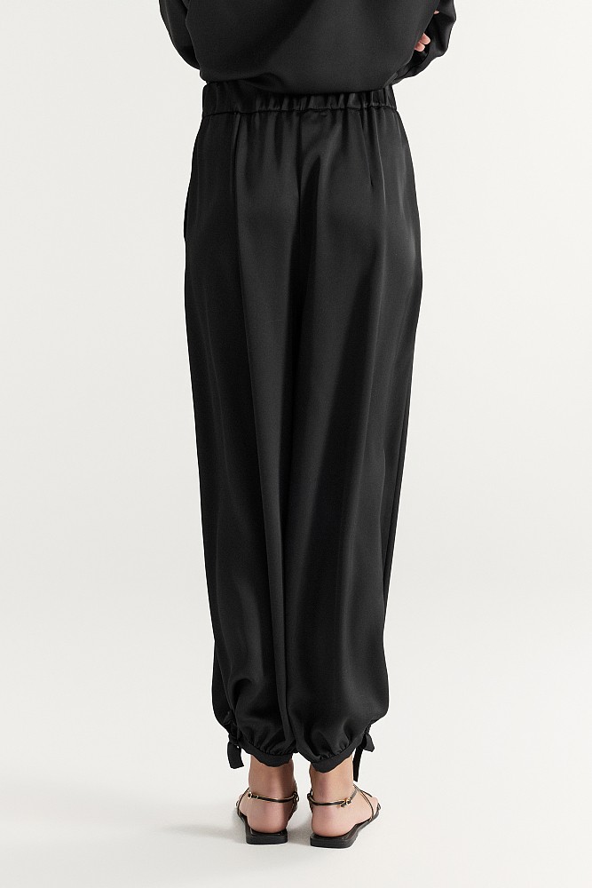 Pantaloni cu aspect satinat - Gold label