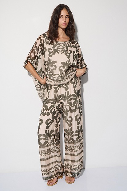 Printed high-waisted trousers