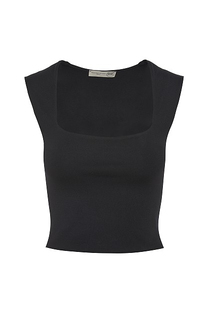 Basic sleeveless top