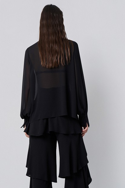 Muslin blouse with a tie-neck detail