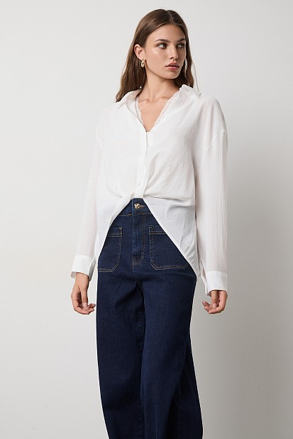 Crepe shirt with a lace top