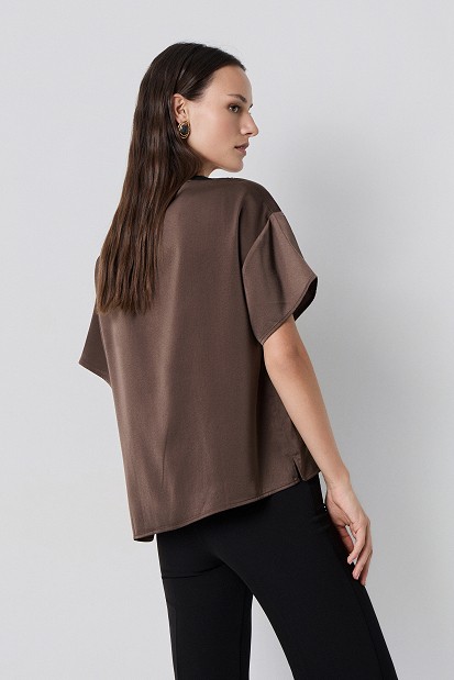 Shortsleeve blouse with lace