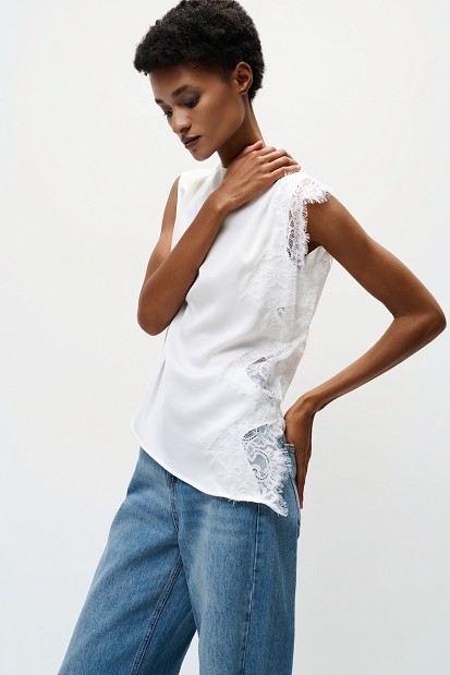Blouse with lace and satin touch