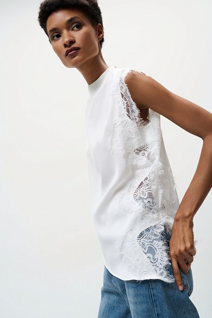 Blouse with lace and satin touch