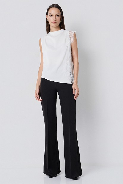 Blouse with lace and satin touch