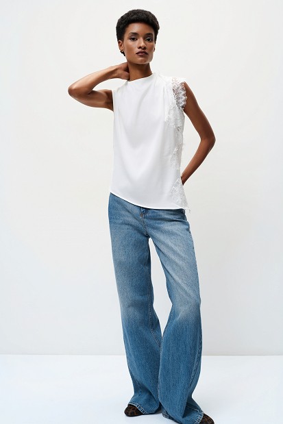 Blouse with lace and satin touch