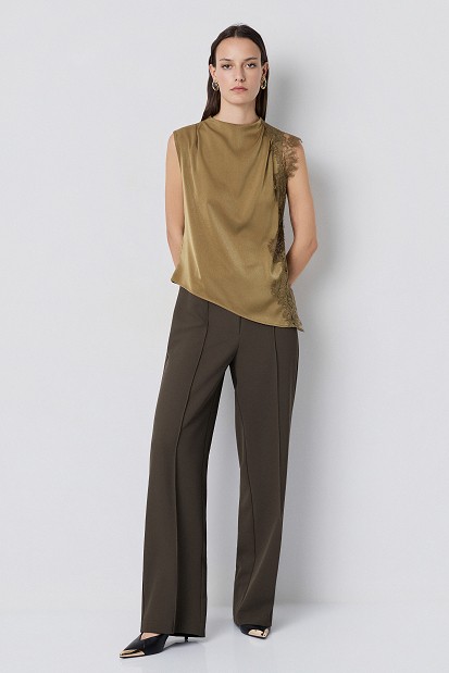 Blouse with lace and satin touch