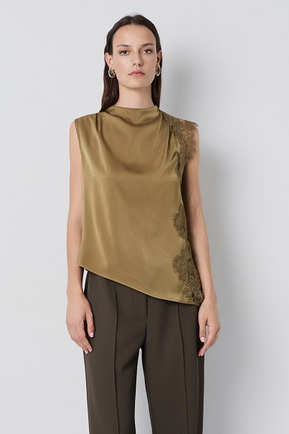 Blouse with lace and satin touch