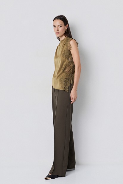 Blouse with lace and satin touch