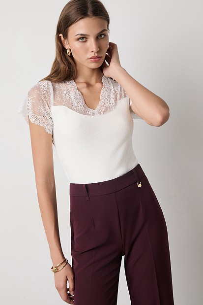 V-neck blouse with lace
