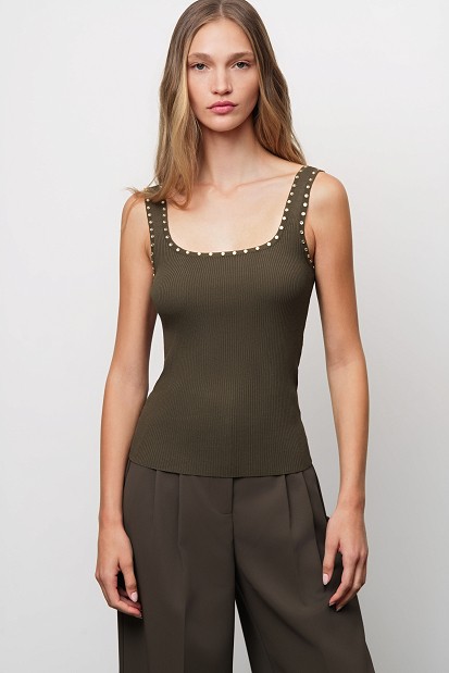 Sleeveless ribbed top with rhinestones