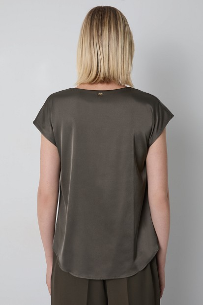 Basic satin-look blouse