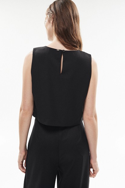 Sleeveless cropped top