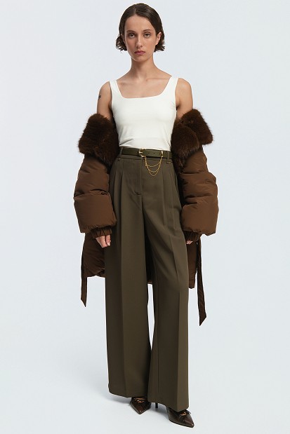 Pleated trousers with an elasticated waistband