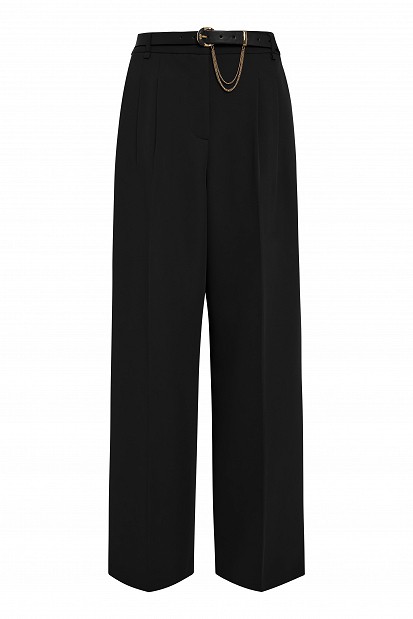 Pleated trousers with an elasticated waistband