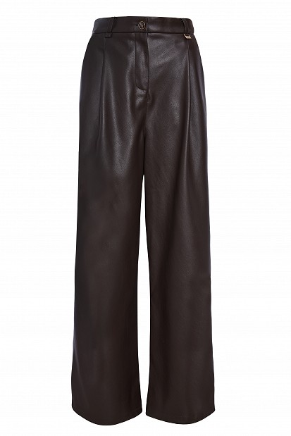 Pantaloni wide leg cu aspect de piele și pliuri