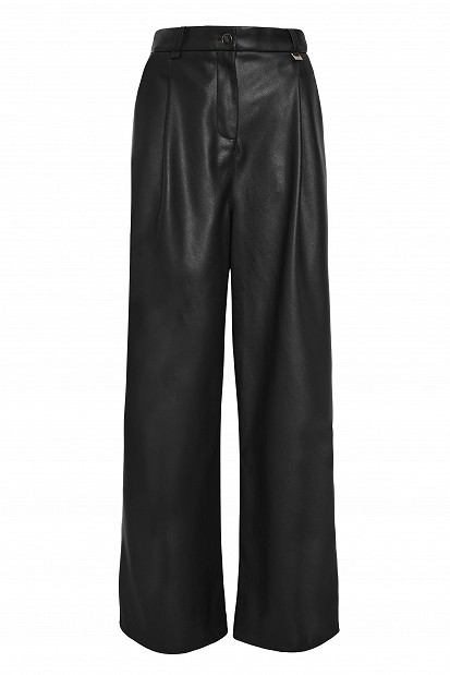 Pantaloni wide leg cu aspect de piele și pliuri