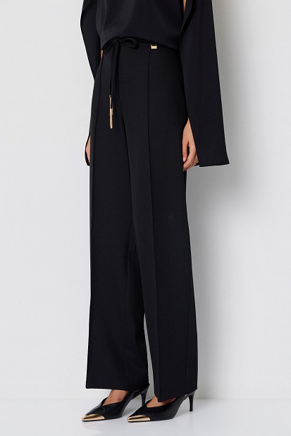 Fabric trousers with a tie drawstring waist
