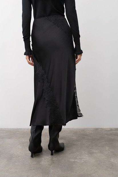 Midi satin skirt with lace
