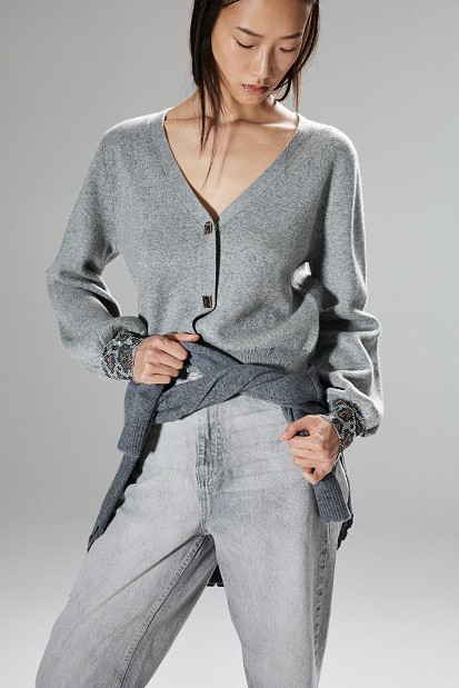 Knited cardigan with balloon sleeves and rhinestone embellishments