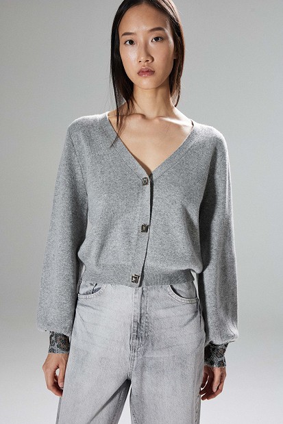 Knited cardigan with balloon sleeves and rhinestone embellishments
