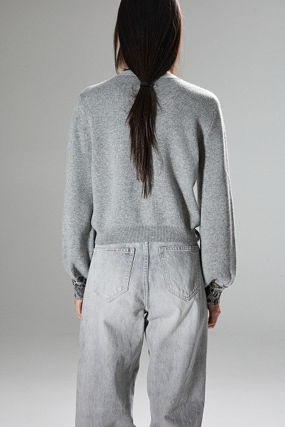 Knited cardigan with balloon sleeves and rhinestone embellishments