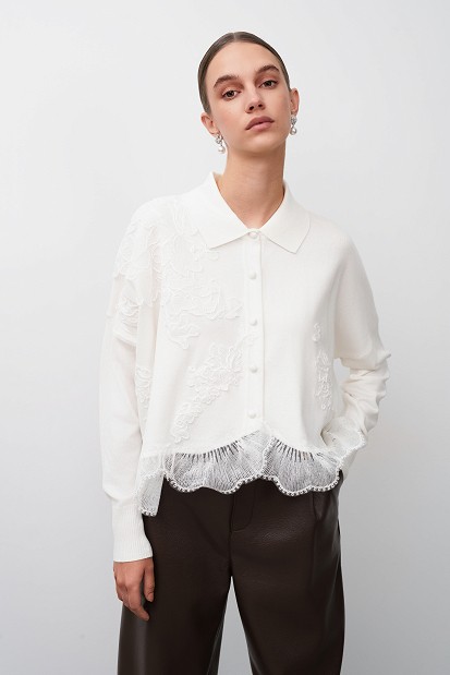 Cardigan with collar and lace