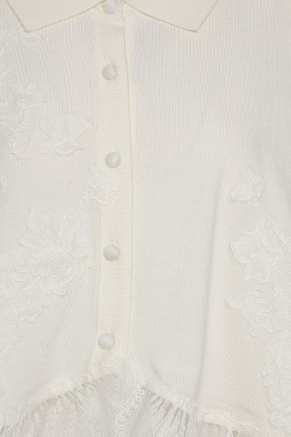 Cardigan with collar and lace